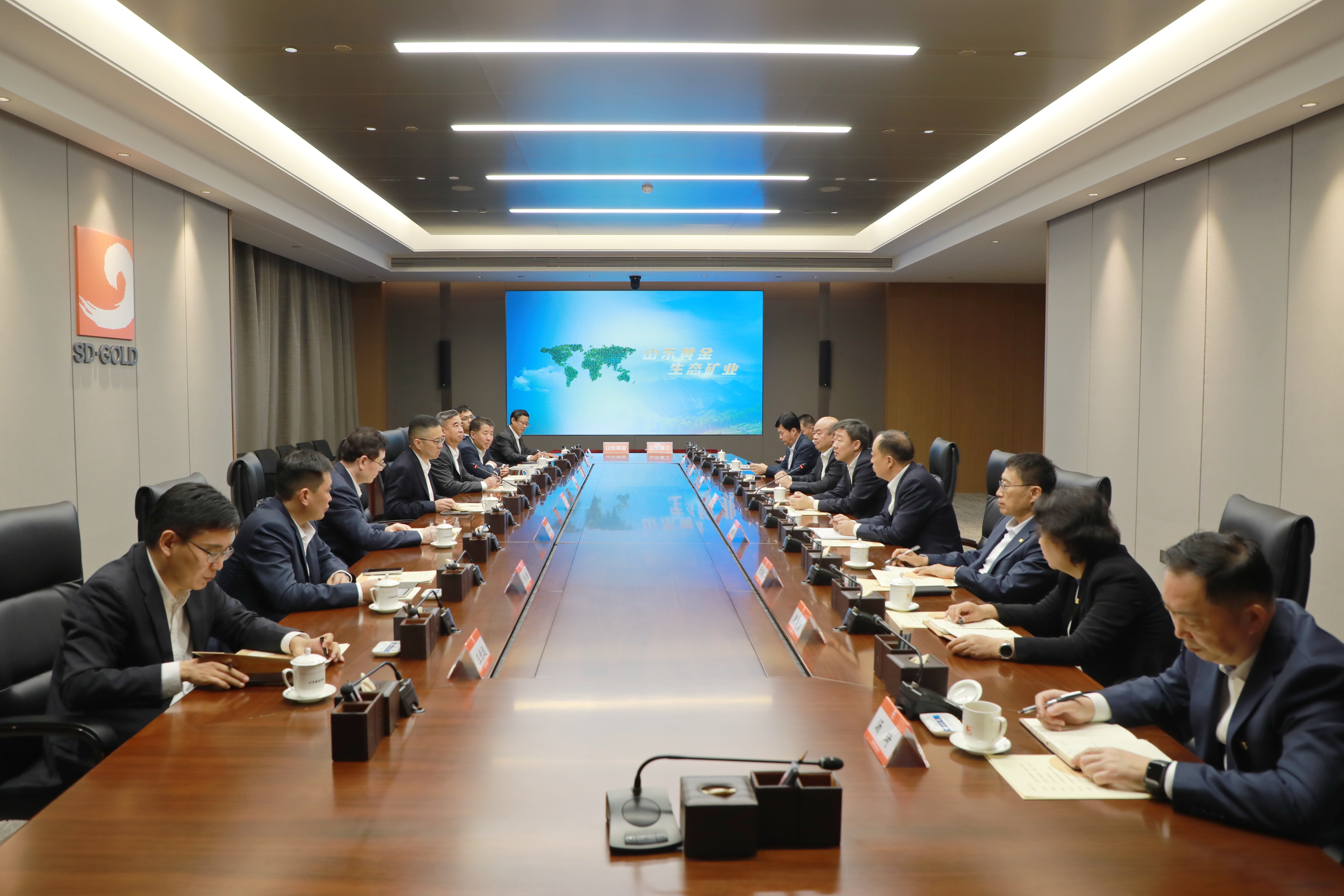 集團與山東重工集團簽署戰(zhàn)略合作協(xié)議